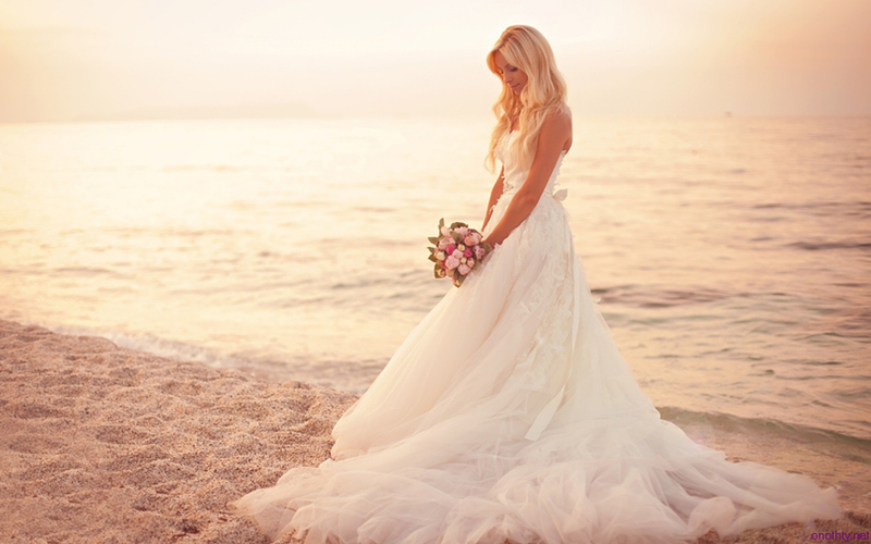 Illustration for article titled 3 Ideas To Make Your Summer
Wedding Special
